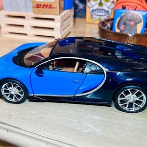 maisto diecast collectible size 1/24 Bugatti no box used for display only-rare